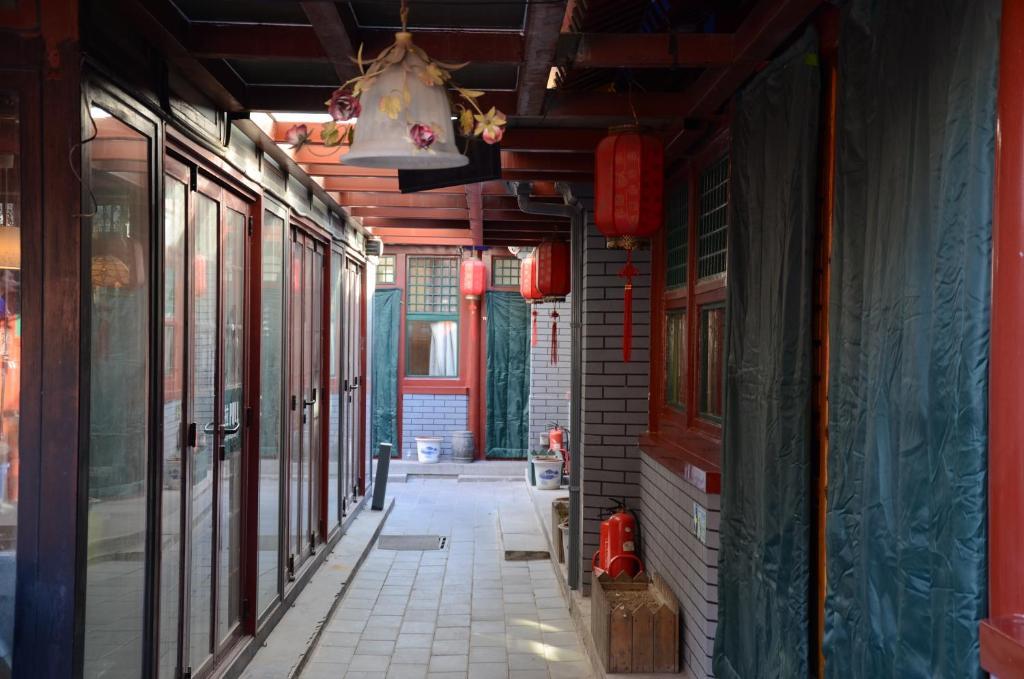 Happy Dragon Courtyard Hostel Beijing Exterior photo