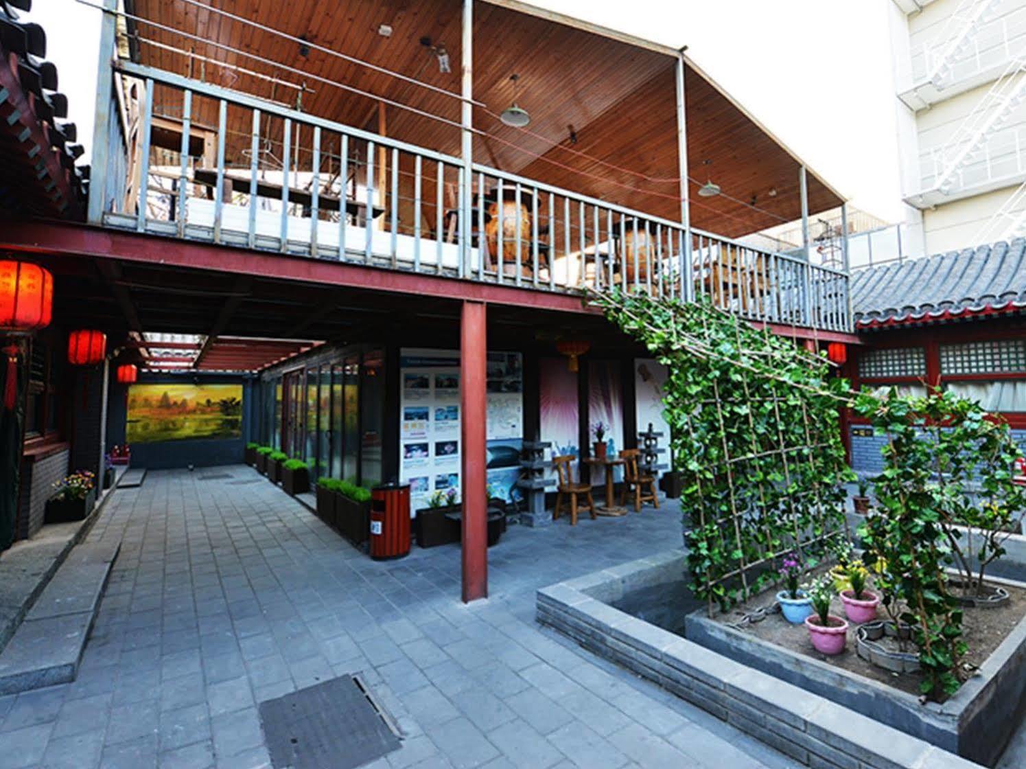 Happy Dragon Courtyard Hostel Beijing Exterior photo