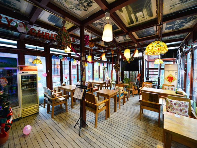 Happy Dragon Courtyard Hostel Beijing Exterior photo